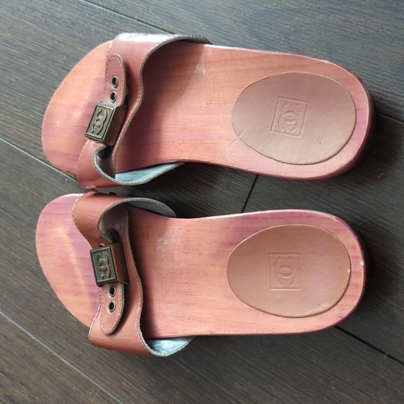 CHANEL Vintage Interlocking CC Logo Clogs - Picture 7 of 16